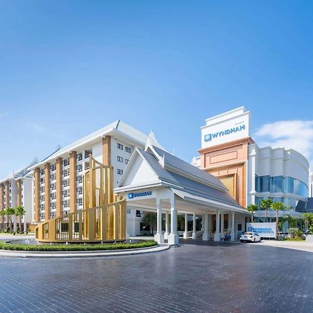 Wyndham Jomtien Pattaya Hotel Na Chom Thian Ngoại thất bức ảnh