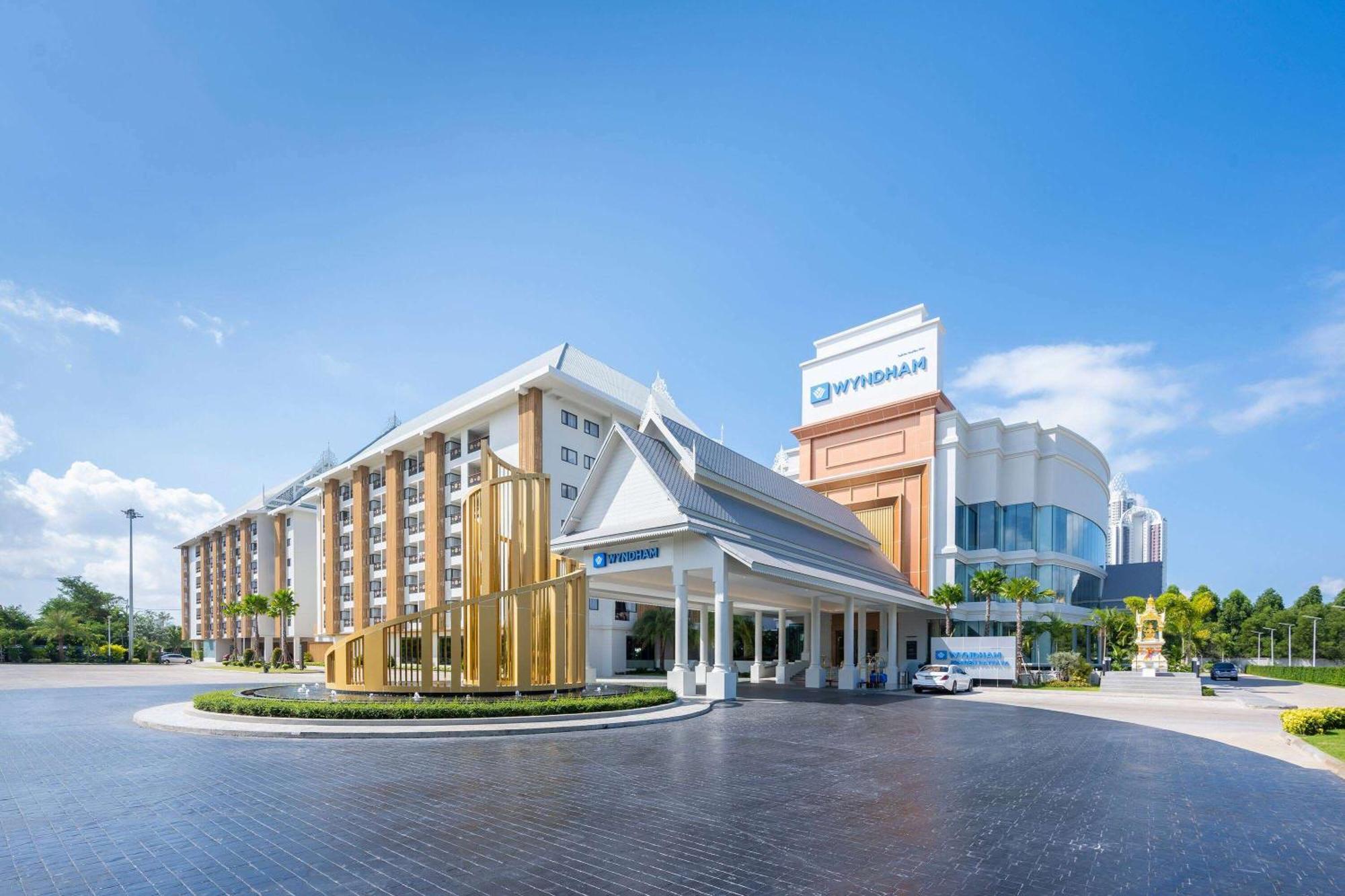 Wyndham Jomtien Pattaya Hotel Na Chom Thian Ngoại thất bức ảnh