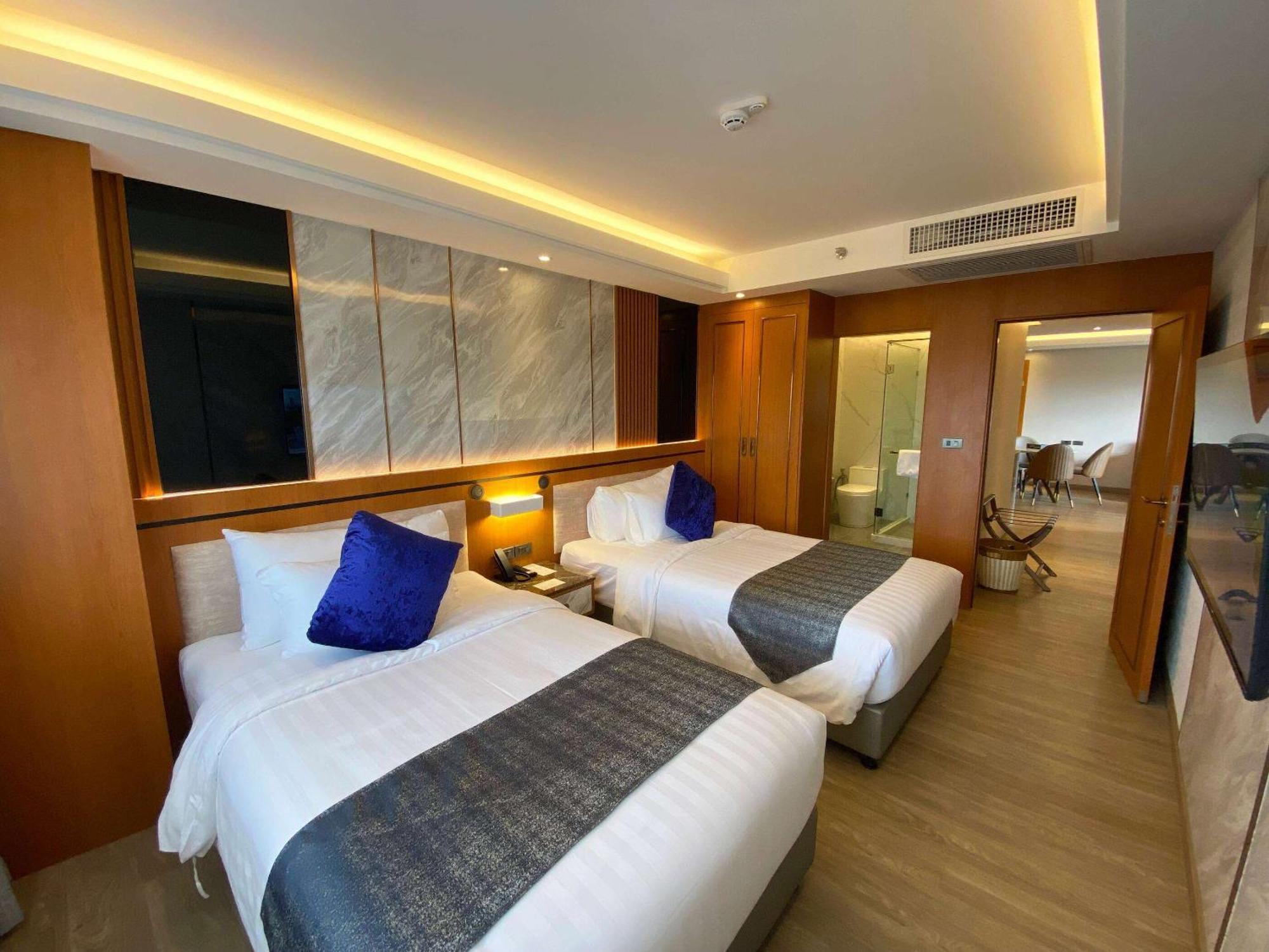 Wyndham Jomtien Pattaya Hotel Na Chom Thian Ngoại thất bức ảnh
