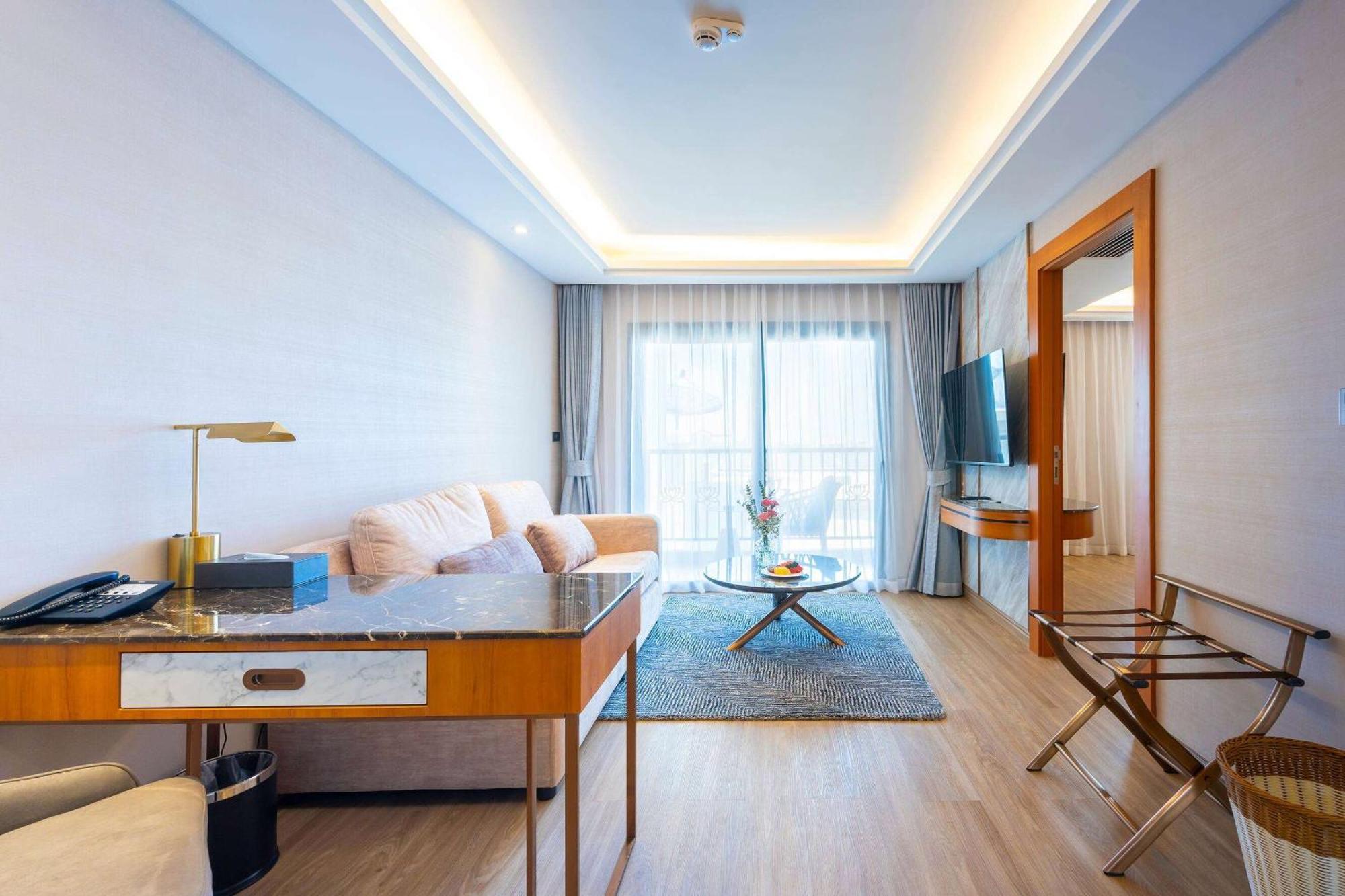 Wyndham Jomtien Pattaya Hotel Na Chom Thian Ngoại thất bức ảnh