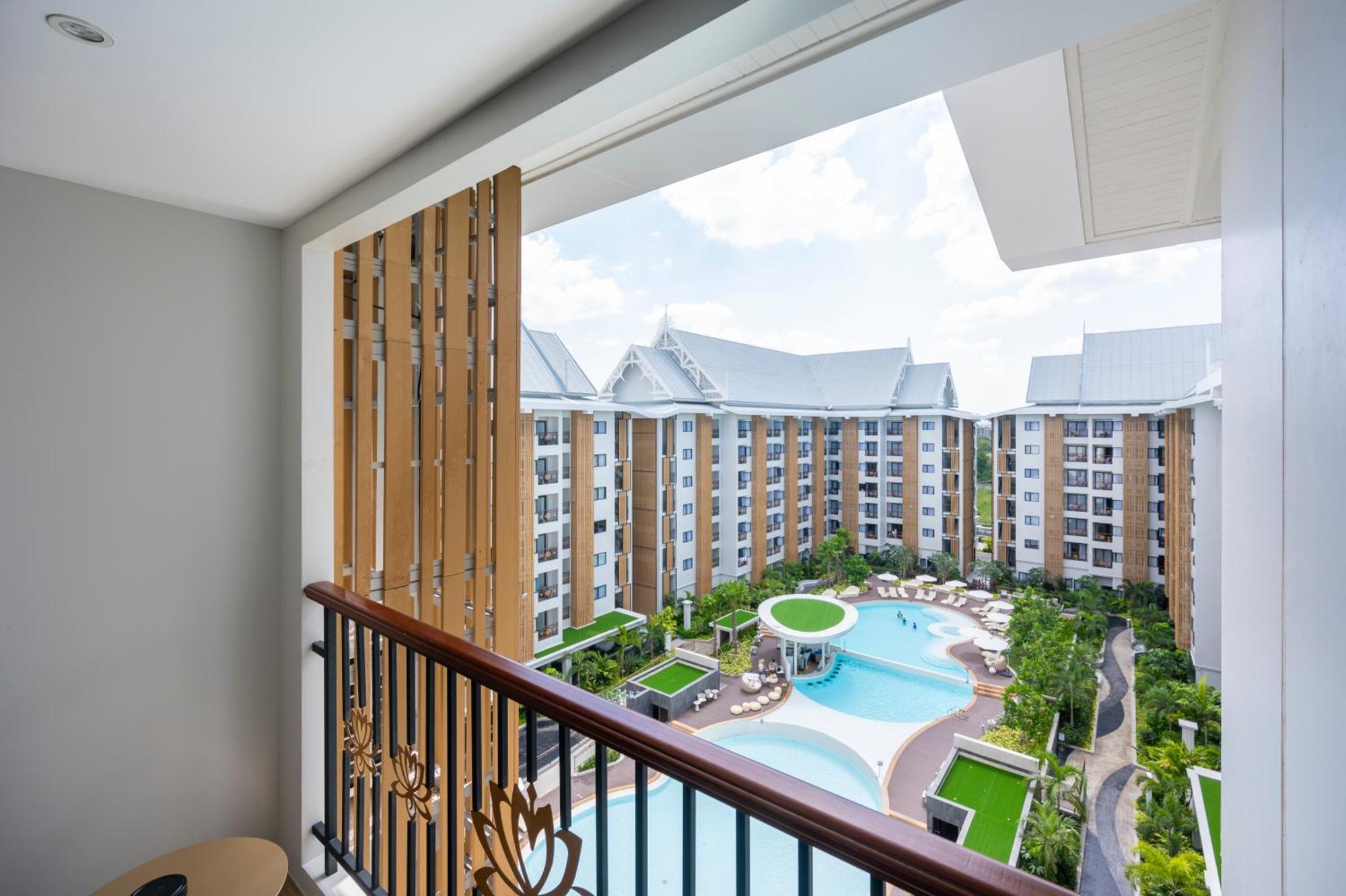Wyndham Jomtien Pattaya Hotel Na Chom Thian Ngoại thất bức ảnh