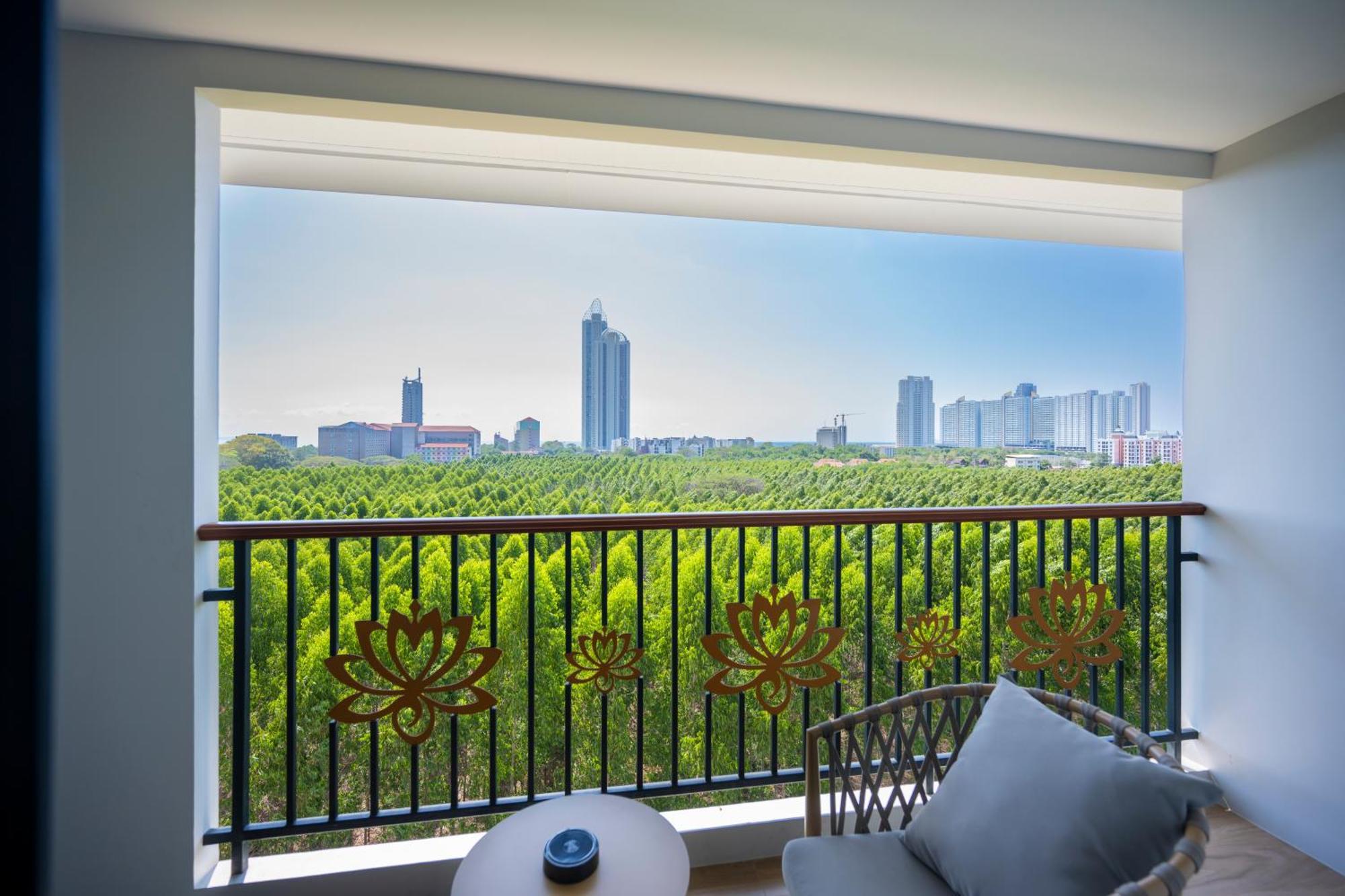 Wyndham Jomtien Pattaya Hotel Na Chom Thian Ngoại thất bức ảnh